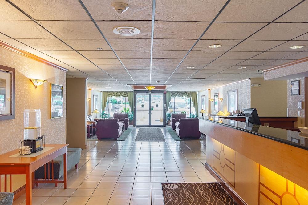 Comfort Inn Herndon-Reston Exterior photo
