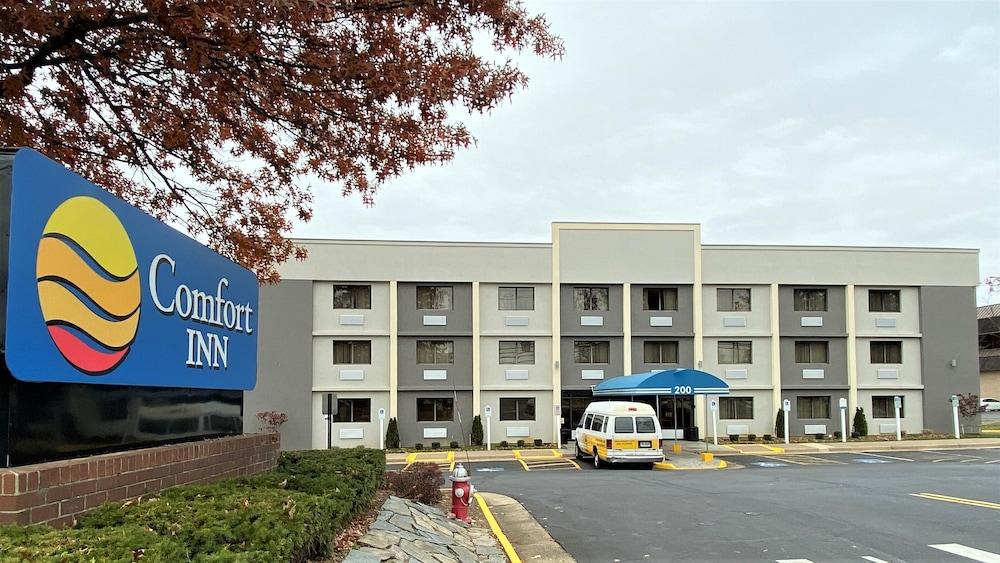 Comfort Inn Herndon-Reston Exterior photo
