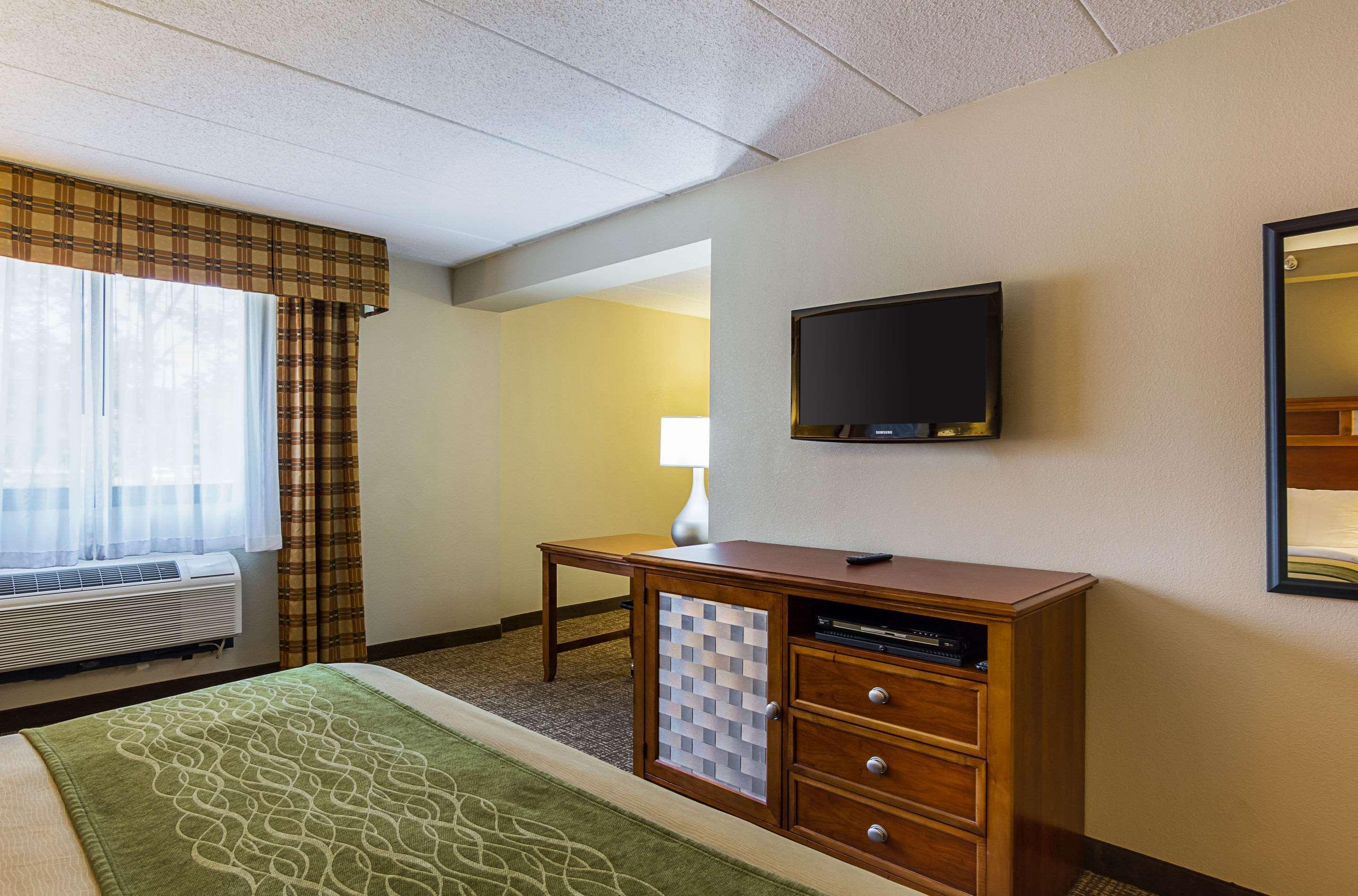 Comfort Inn Herndon-Reston Exterior photo