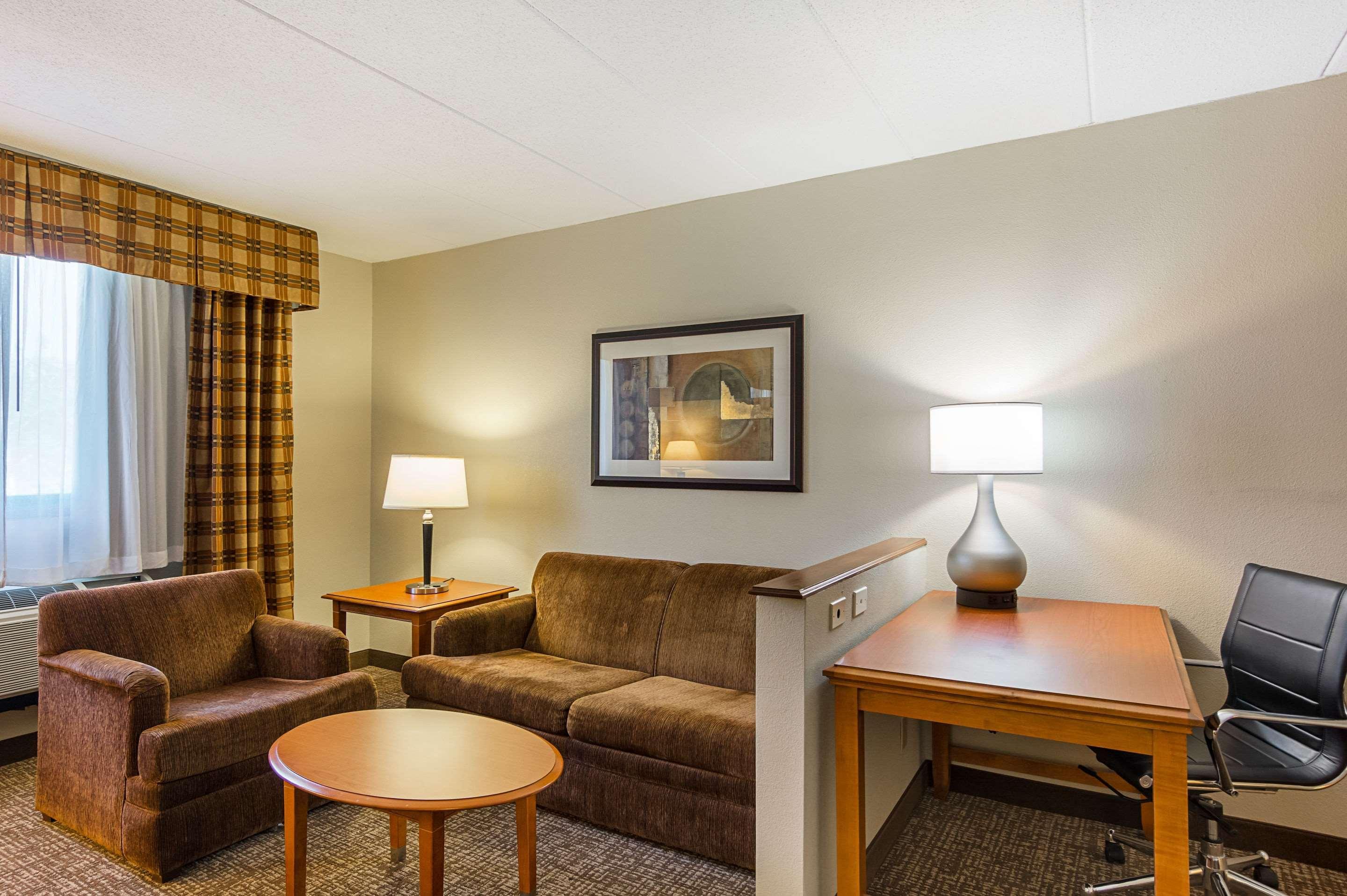 Comfort Inn Herndon-Reston Exterior photo