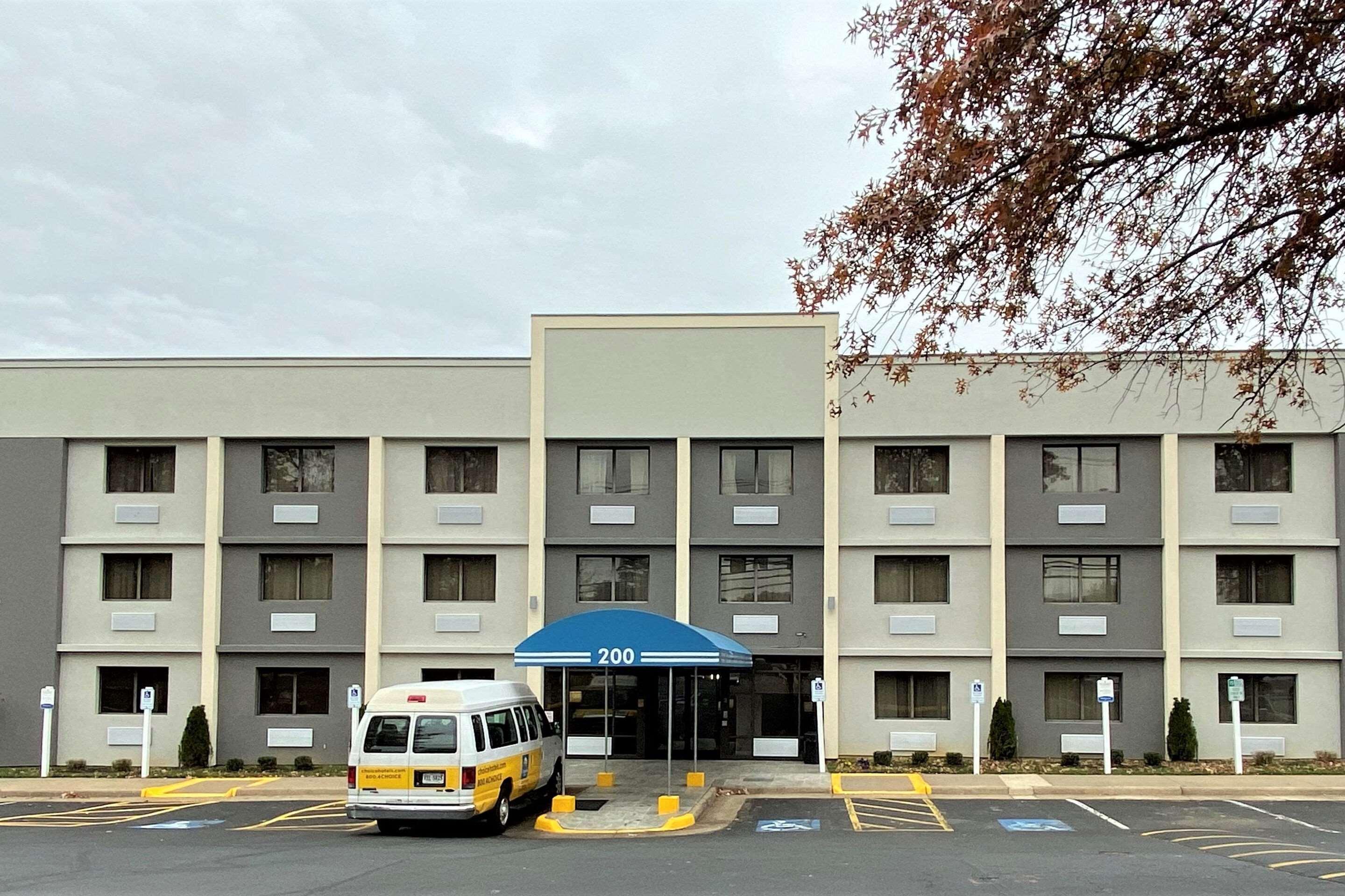 Comfort Inn Herndon-Reston Exterior photo