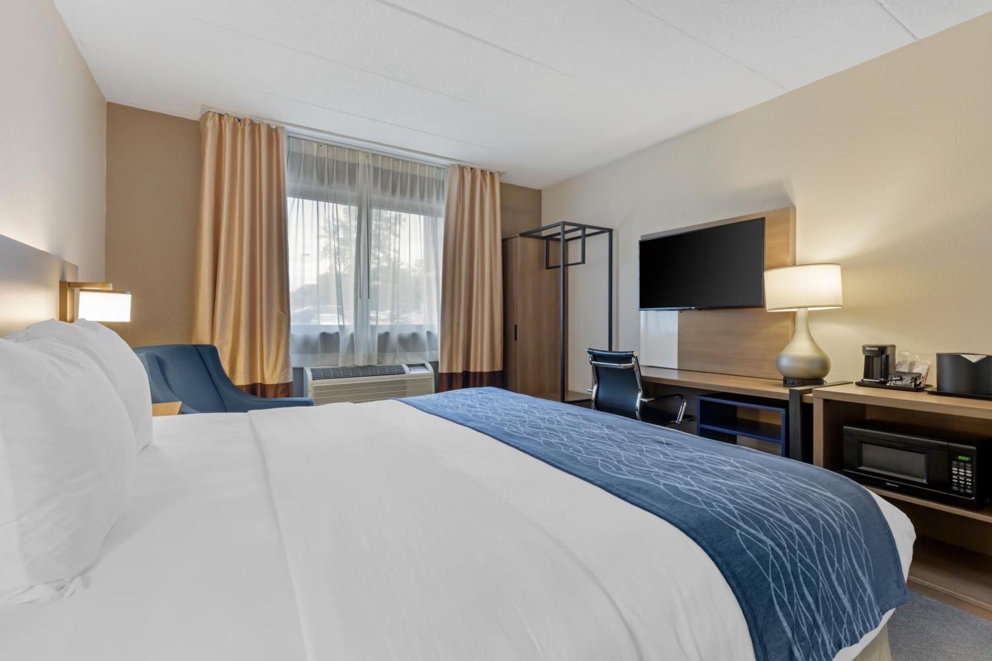 Comfort Inn Herndon-Reston Exterior photo