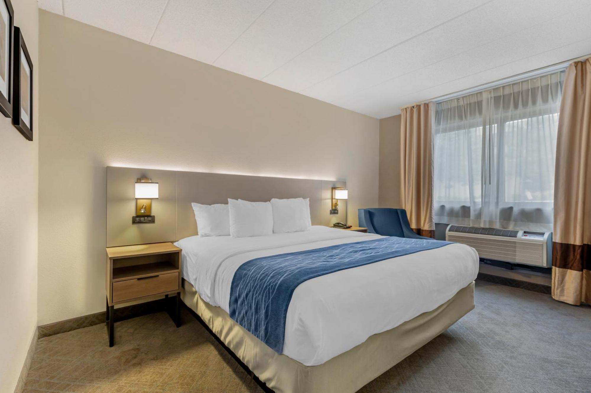 Comfort Inn Herndon-Reston Exterior photo