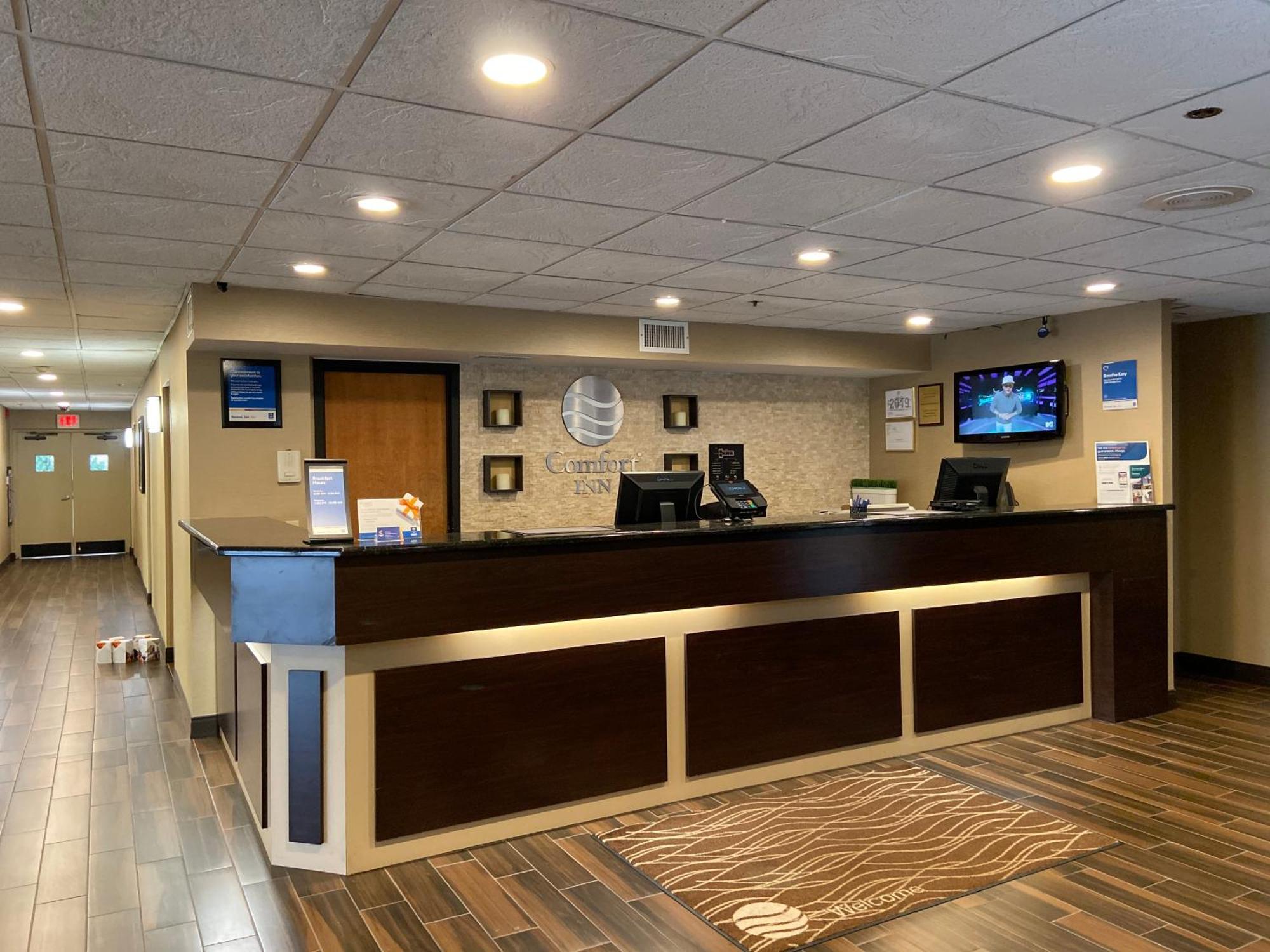 Comfort Inn Herndon-Reston Exterior photo