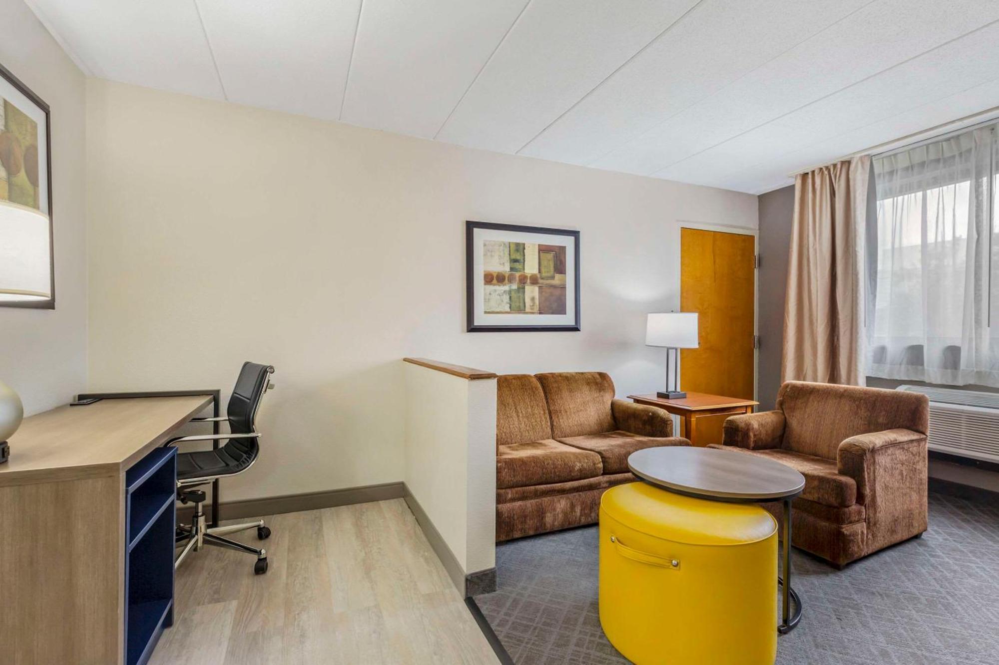 Comfort Inn Herndon-Reston Exterior photo