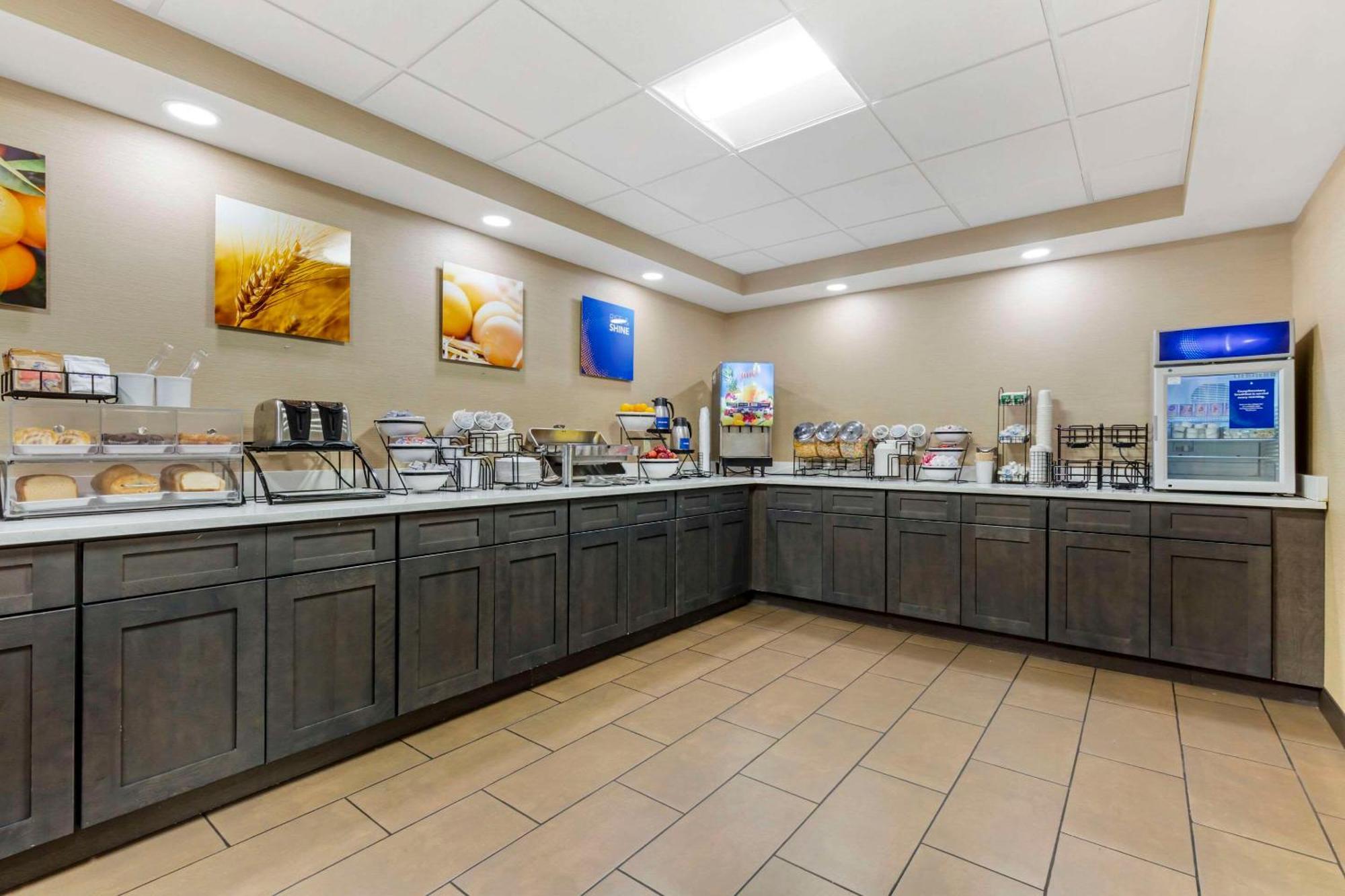 Comfort Inn Herndon-Reston Exterior photo