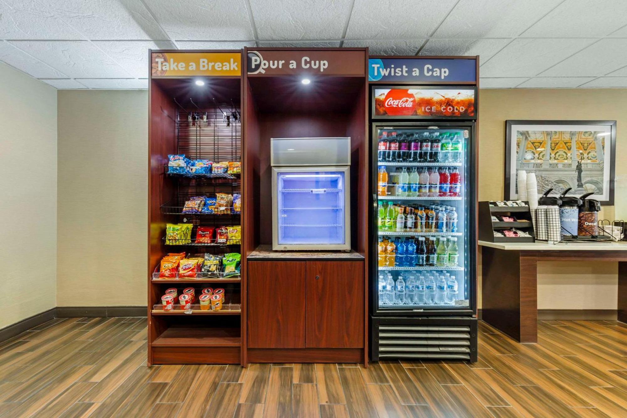 Comfort Inn Herndon-Reston Exterior photo