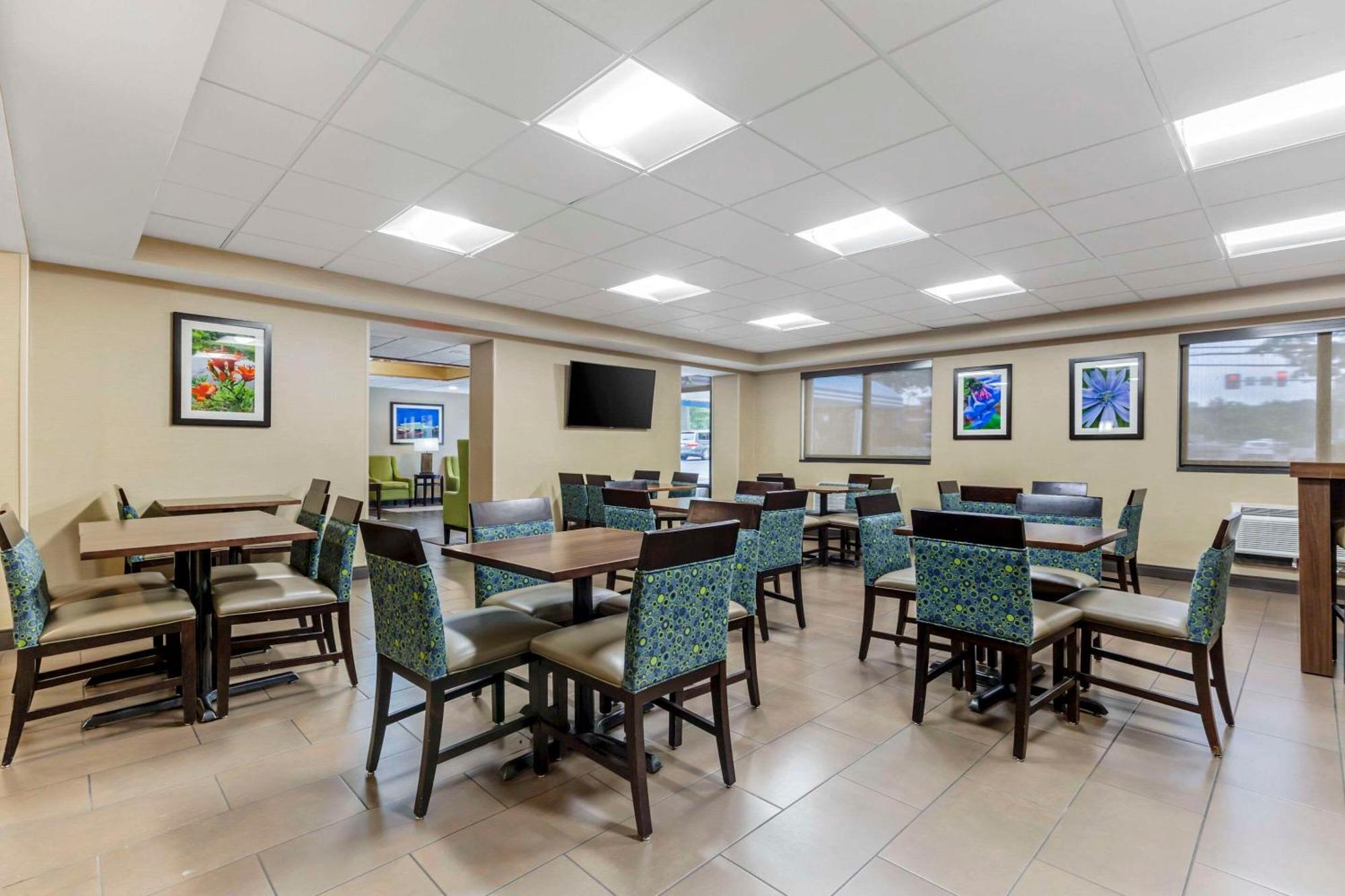 Comfort Inn Herndon-Reston Exterior photo