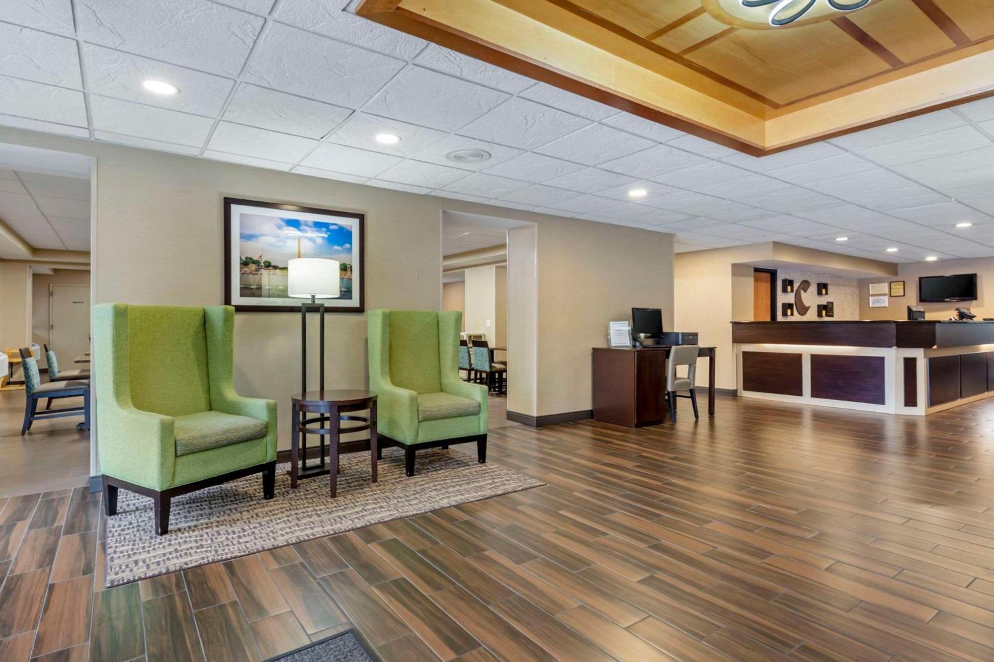Comfort Inn Herndon-Reston Exterior photo