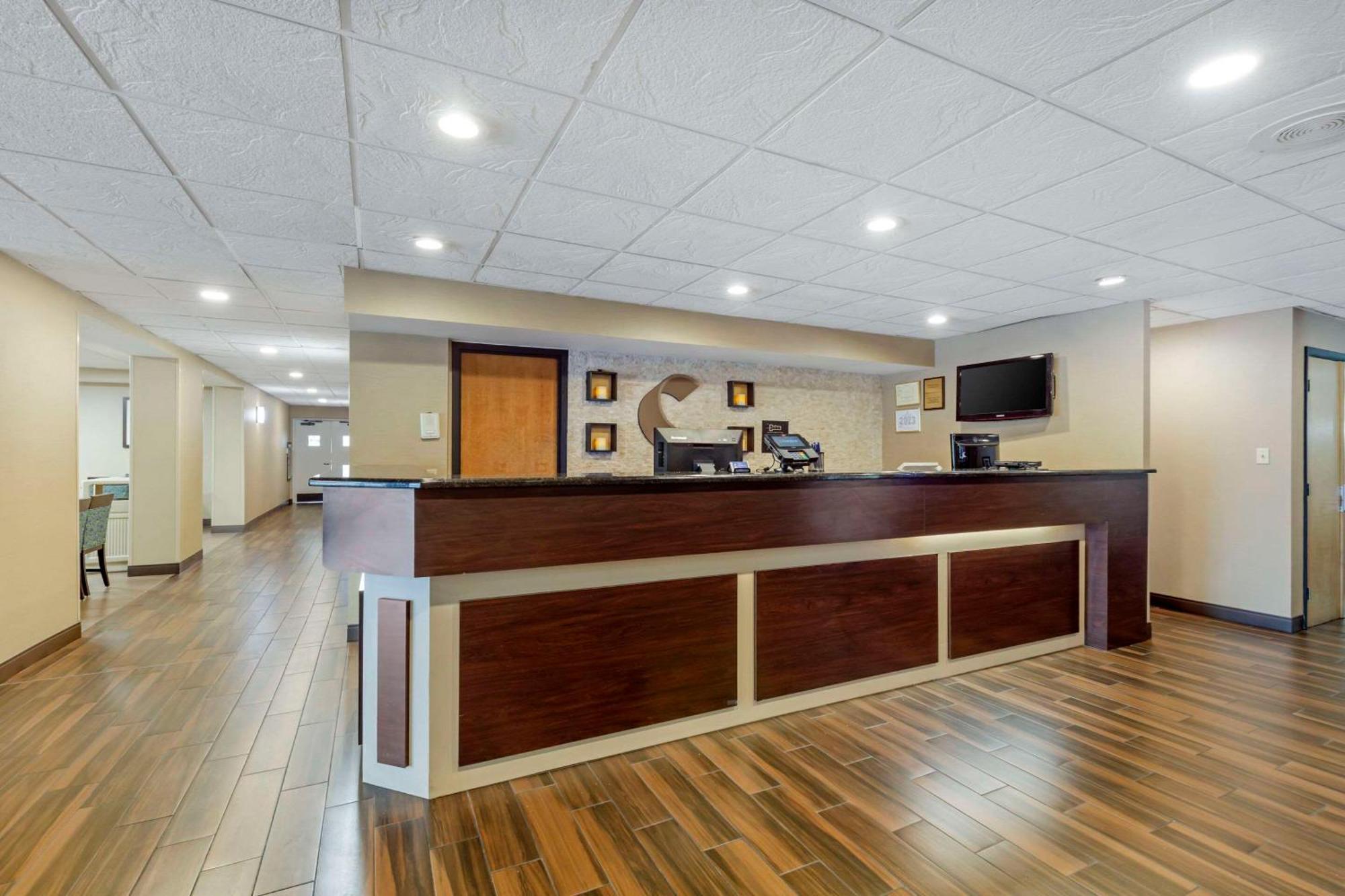 Comfort Inn Herndon-Reston Exterior photo