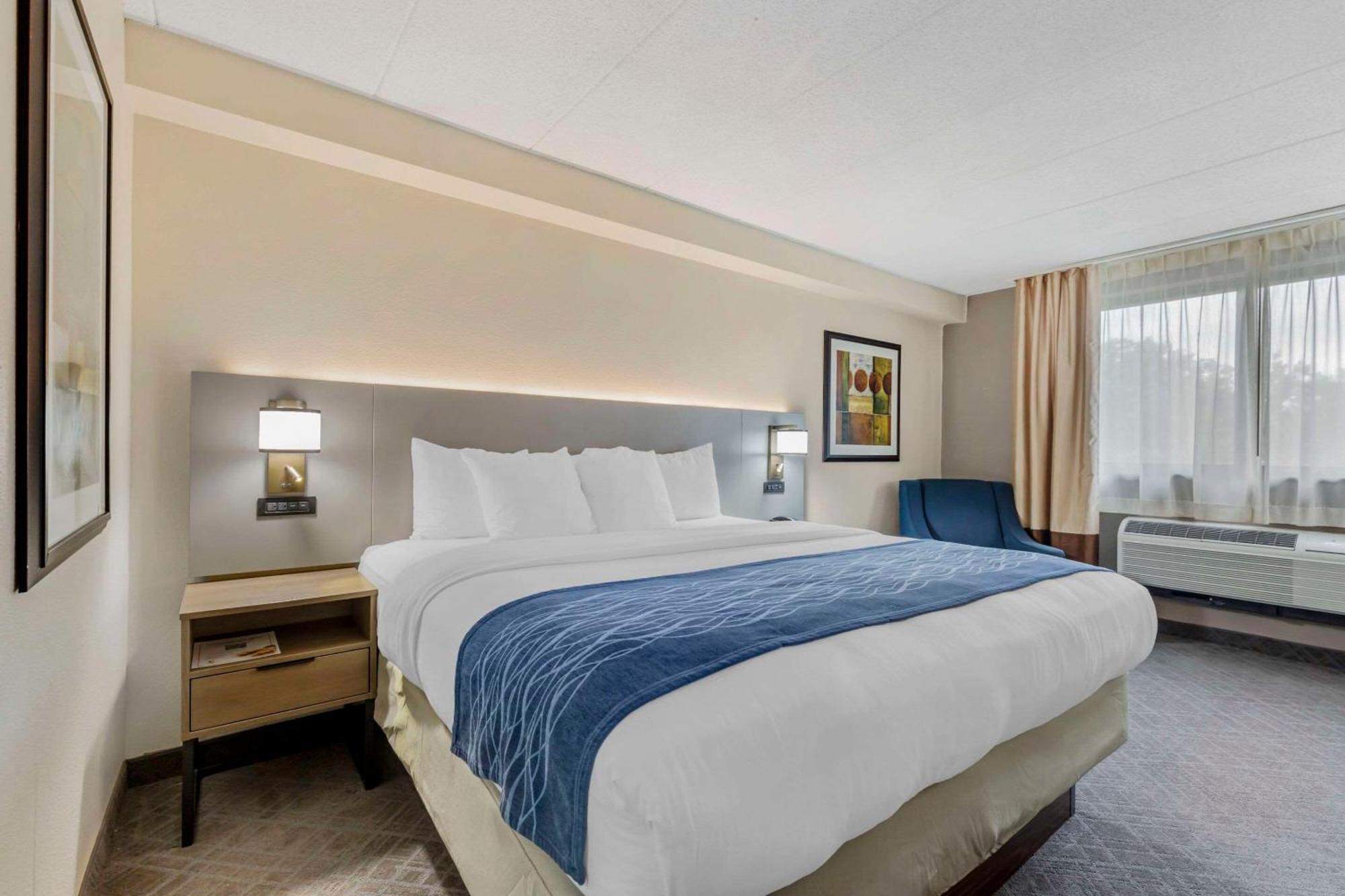 Comfort Inn Herndon-Reston Exterior photo