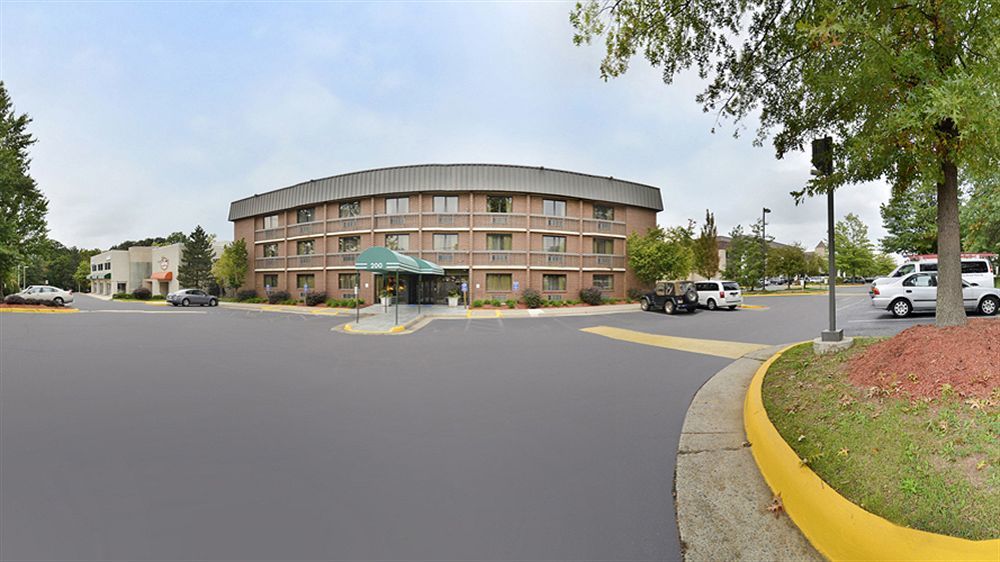 Comfort Inn Herndon-Reston Exterior photo
